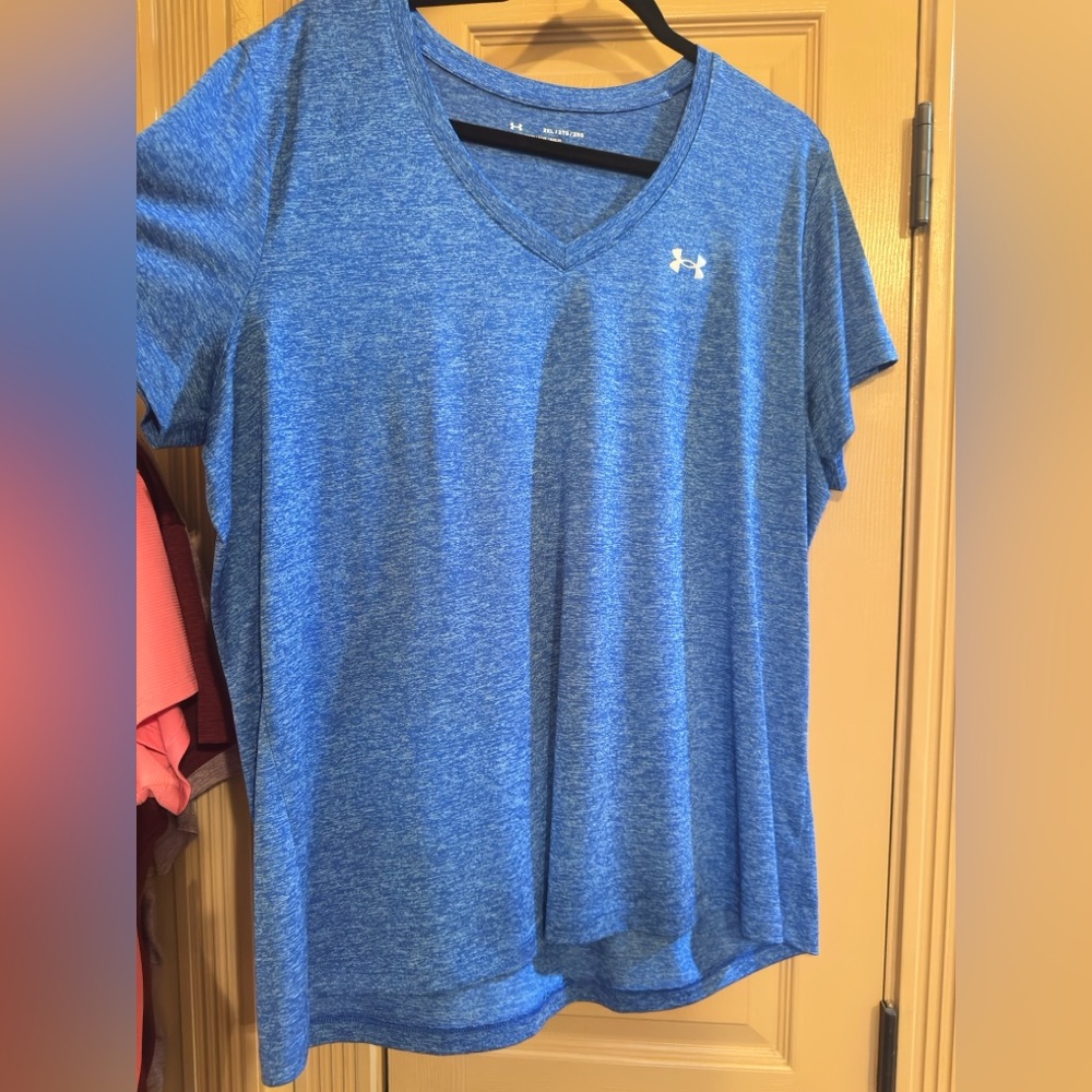 Under Armour Women's Heathered Blue V-Neck Tee